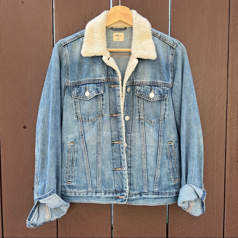 Gap Denim Jean Jacket with Sherpa Fleece Collar